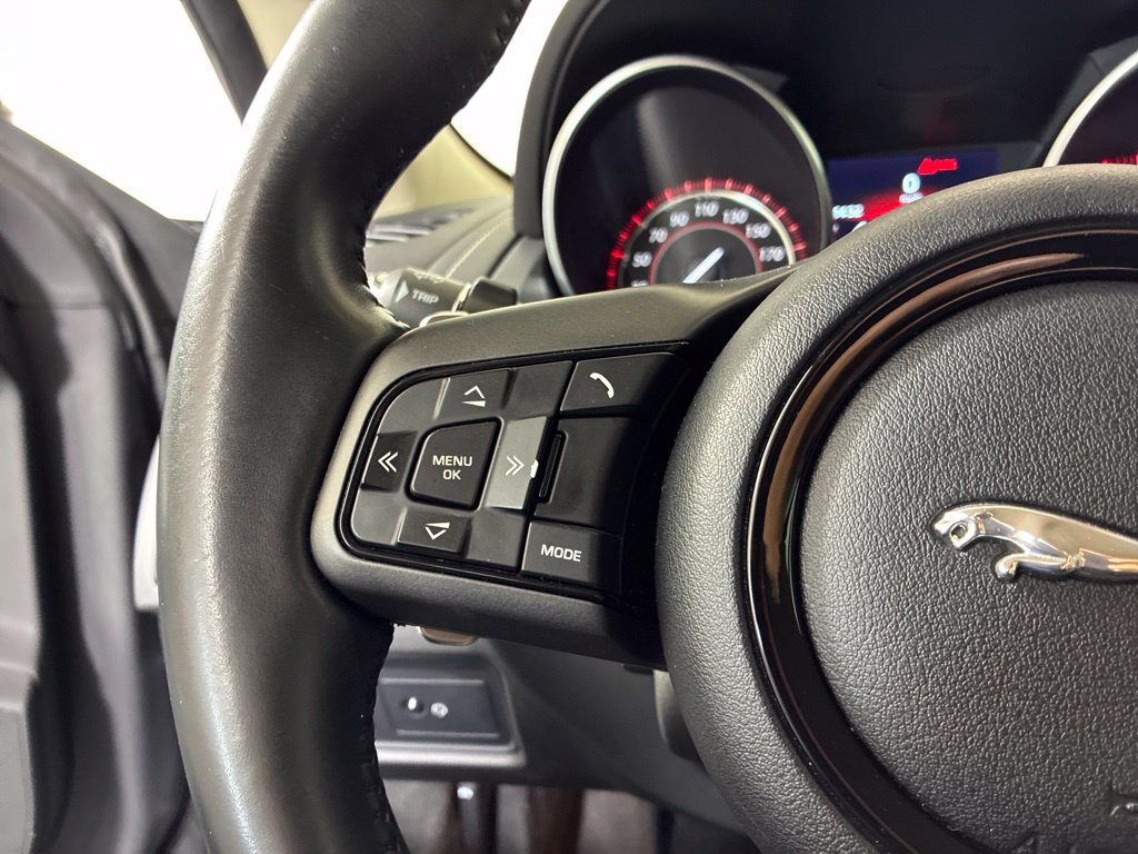 Used 2017 Jaguar F-TYPE R AWD/4WD image 18