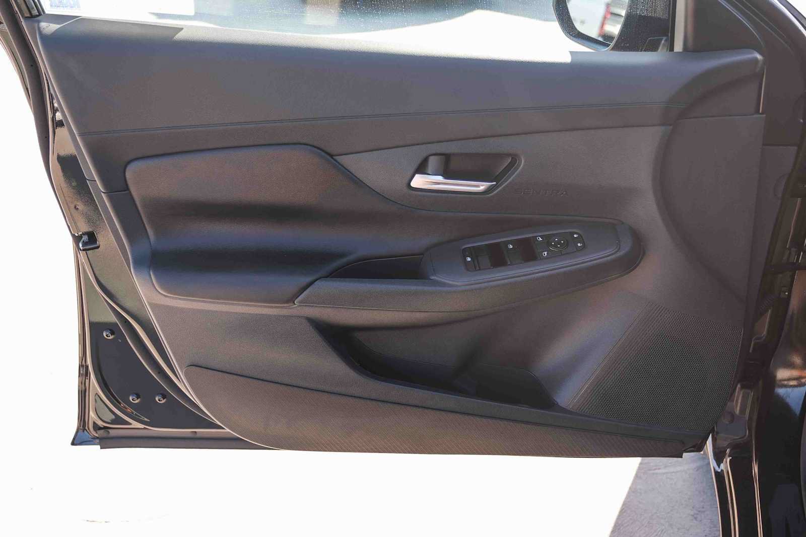 Used 2026 Nissan Sentra SV w/ SV Convenience Package FWD image 23