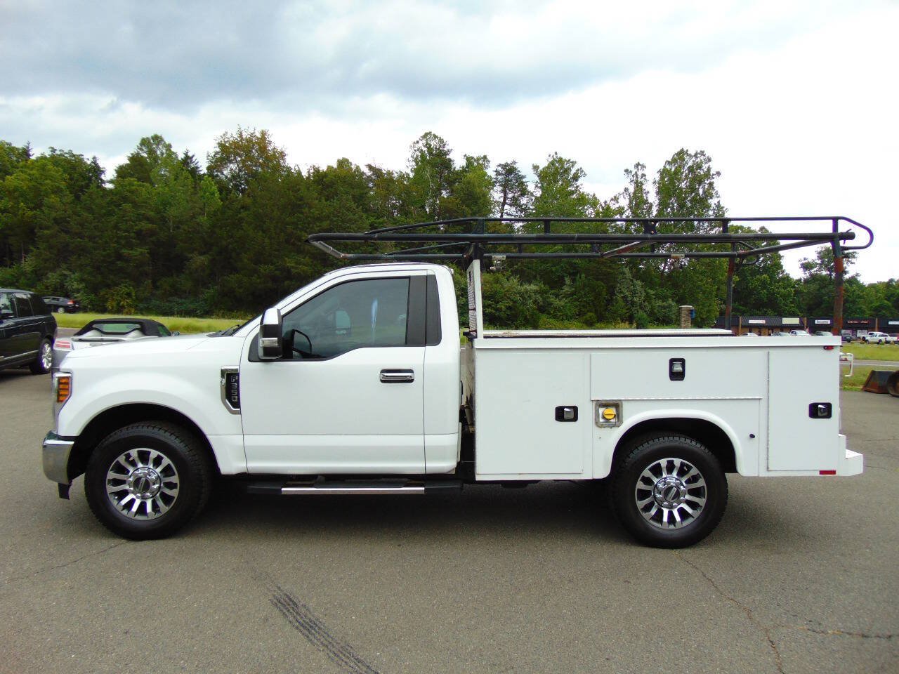 Used 2018 Ford F350 XL w/ Power Equipment Group RWD image 1