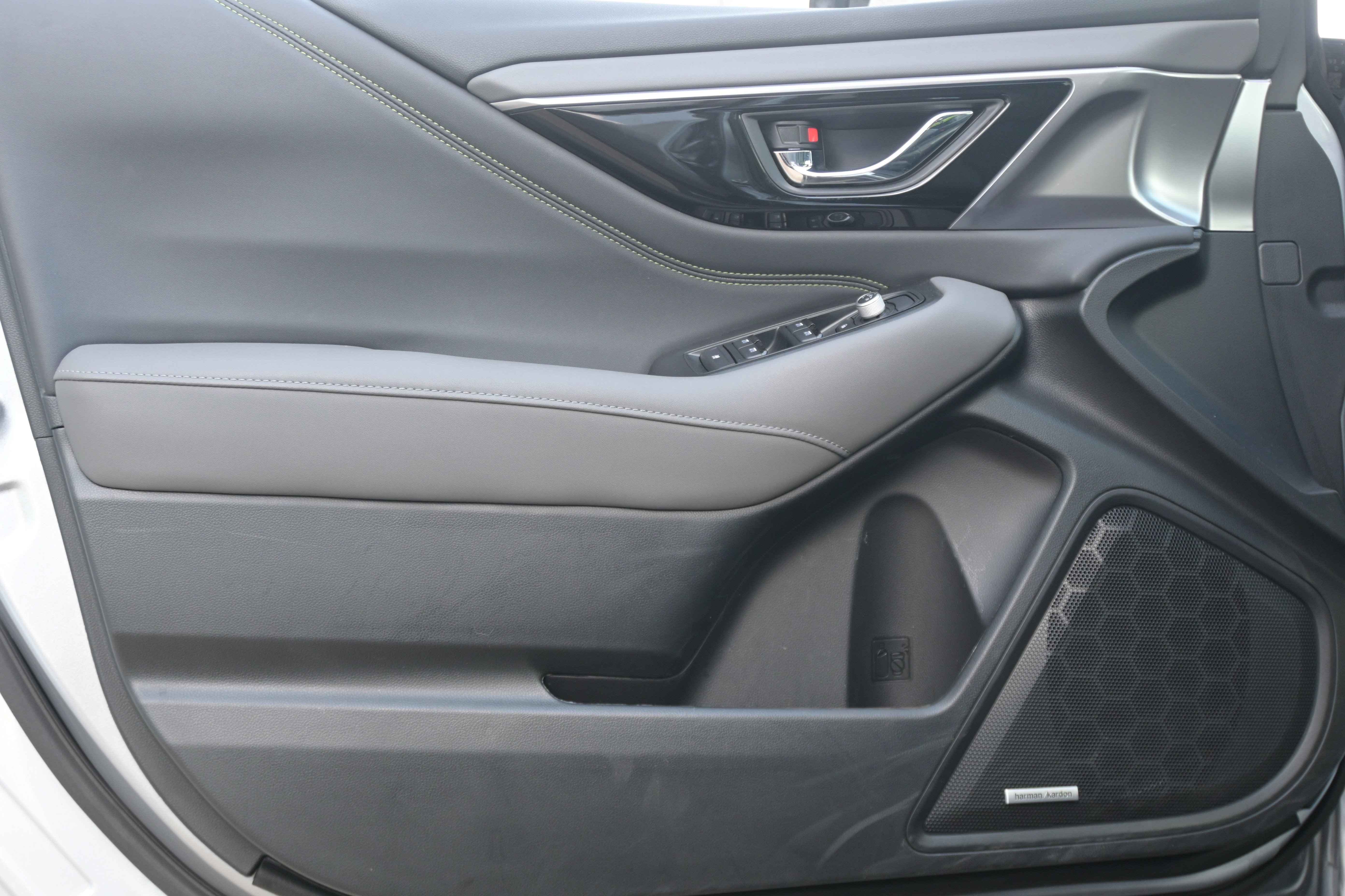 Used 2025 Subaru Outback Onyx Edition image 14