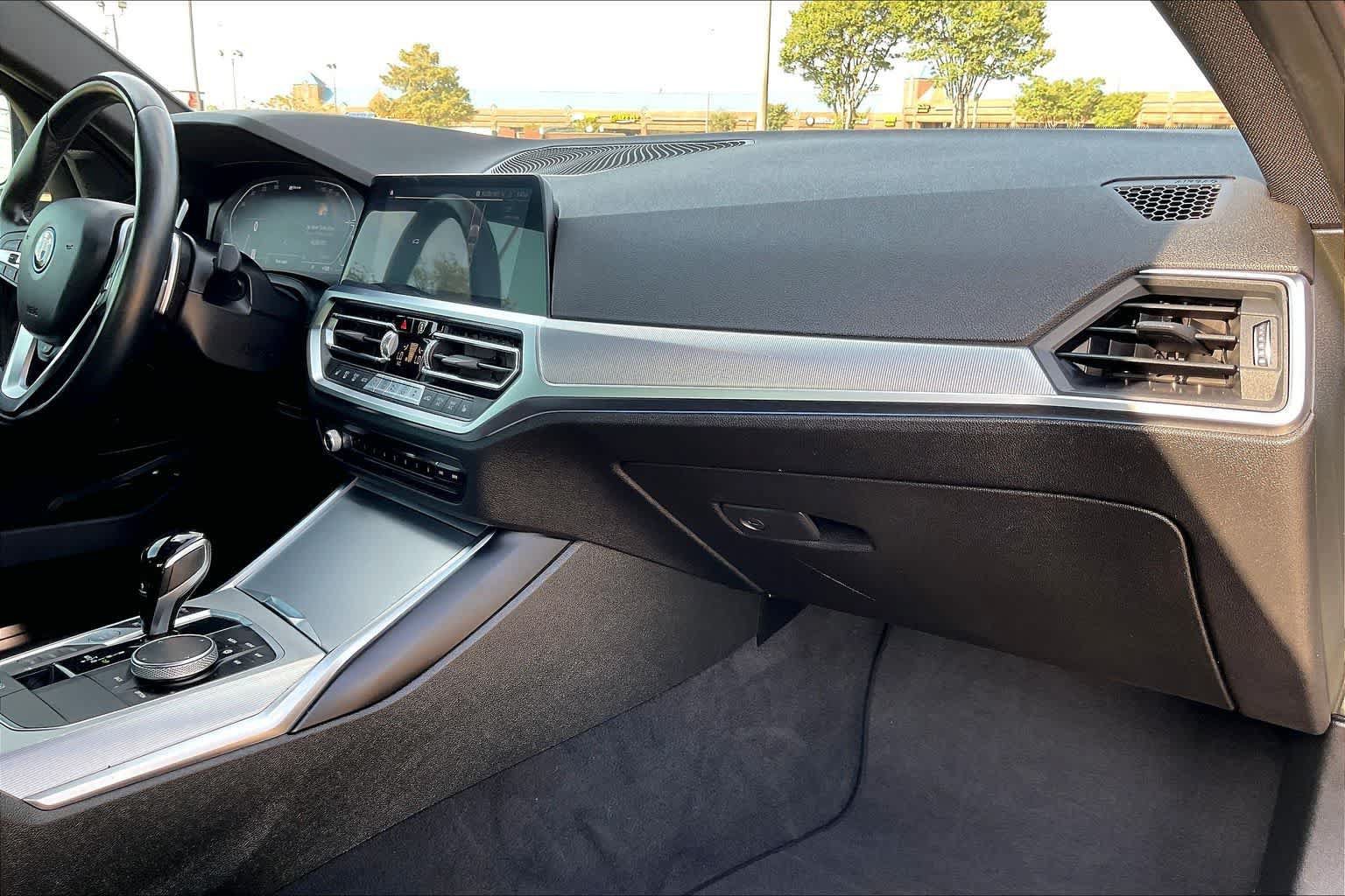 Used 2022 BMW 330e xDrive AWD/4WD image 23