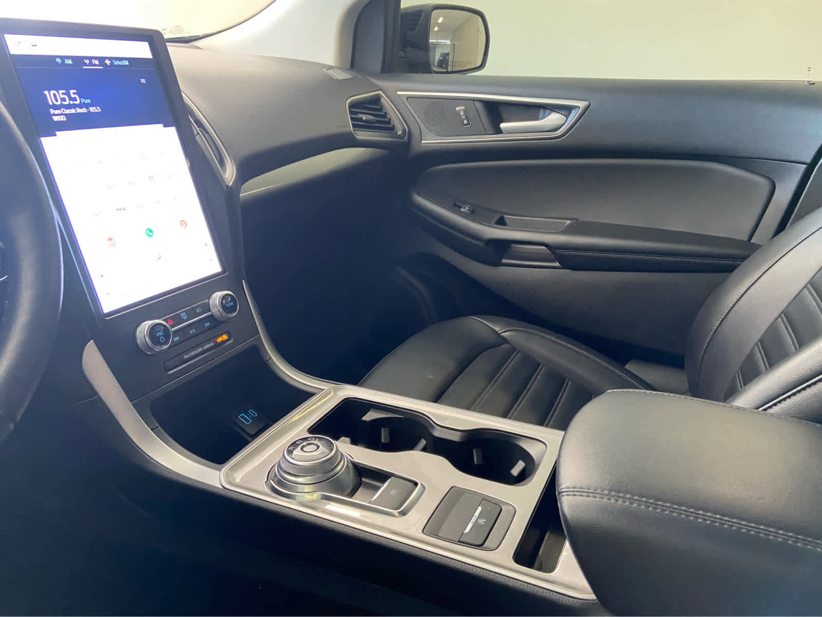 Used 2024 Ford Edge SEL w/ Convenience Package image 35