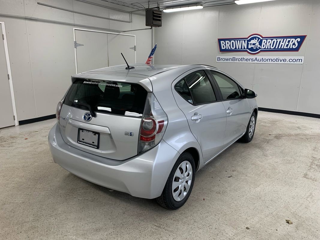 Used 2014 Toyota Prius C Three image 8