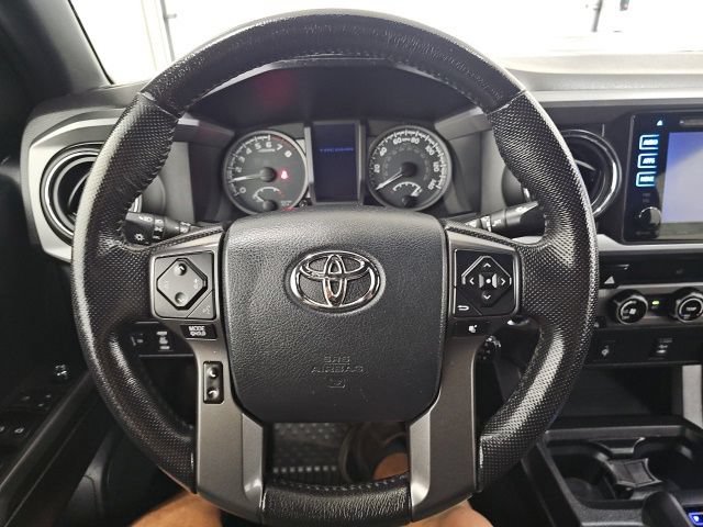 Used 2016 Toyota Tacoma TRD Sport w/ Towing Package AWD/4WD image 18