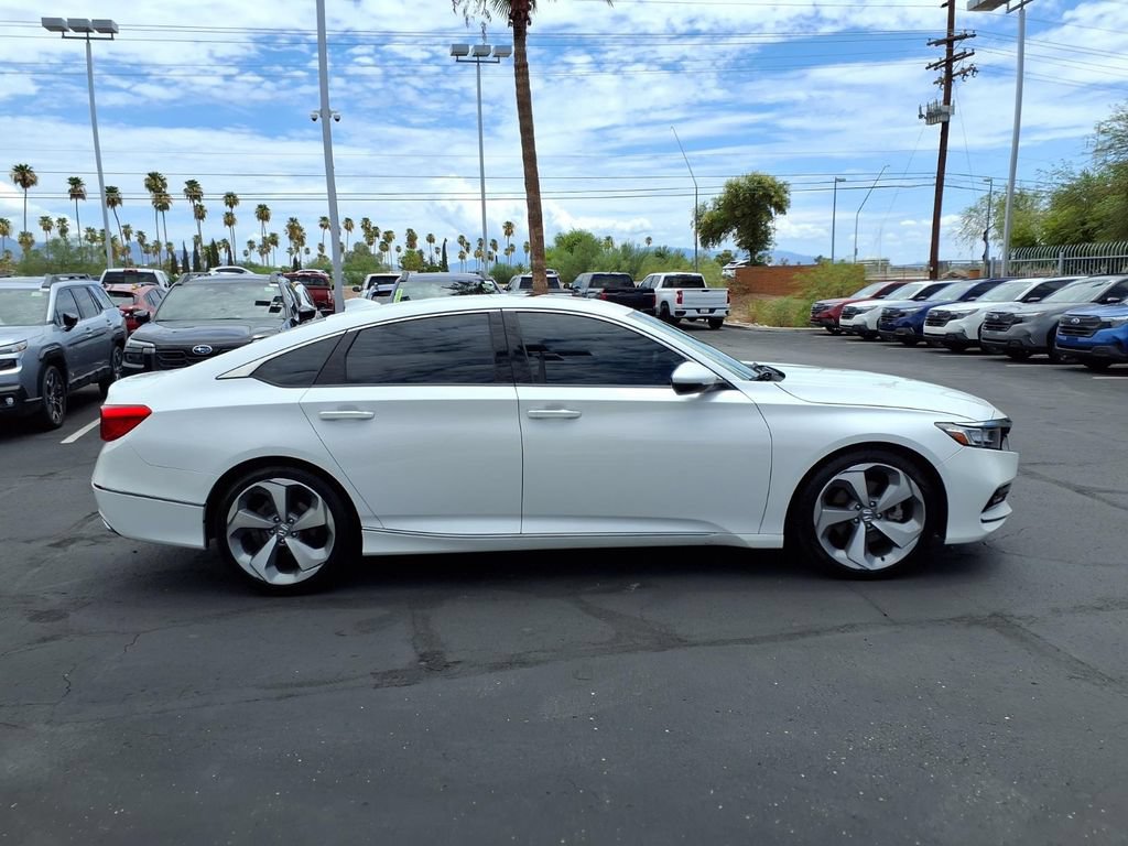 Used 2018 Honda Accord Touring image 10