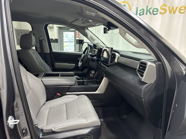 Used 2024 Toyota Tundra Limited AWD/4WD image 28