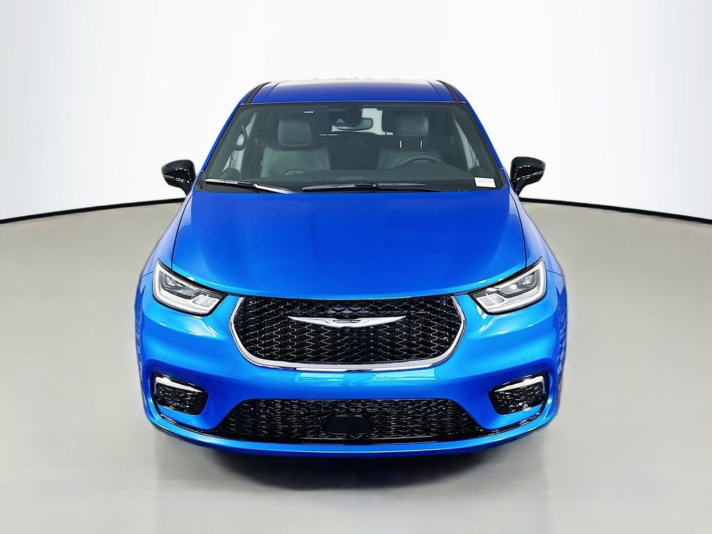 New 2026 Chrysler Pacifica Select video 2