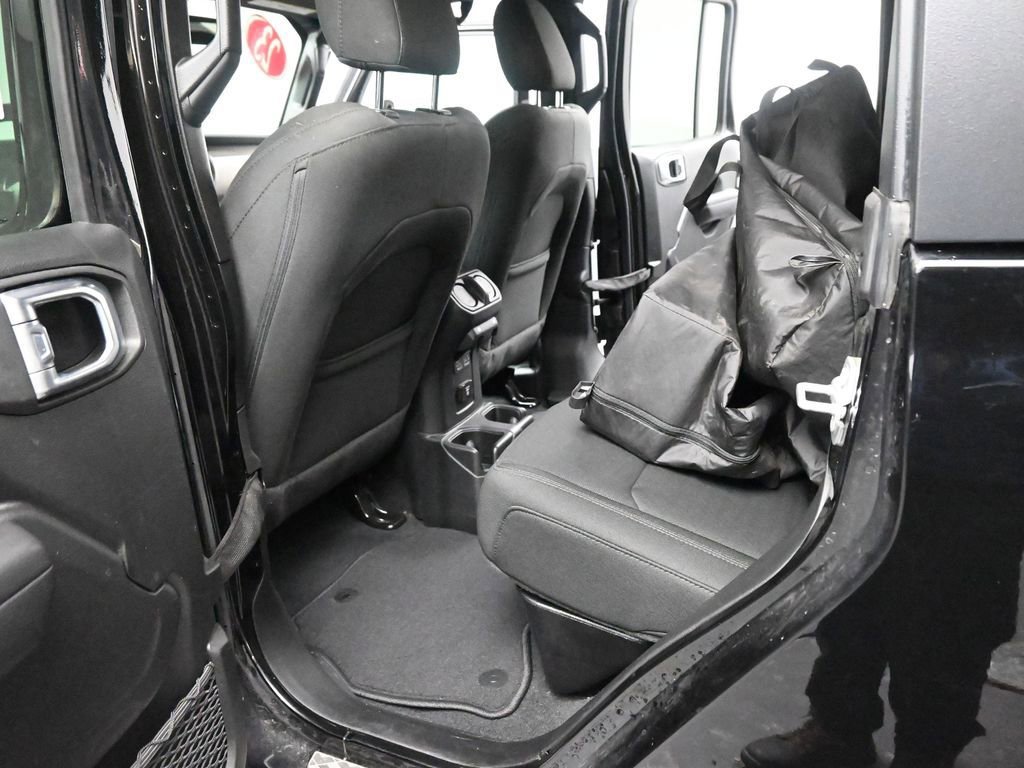 Used 2023 Jeep Gladiator Sport image 26