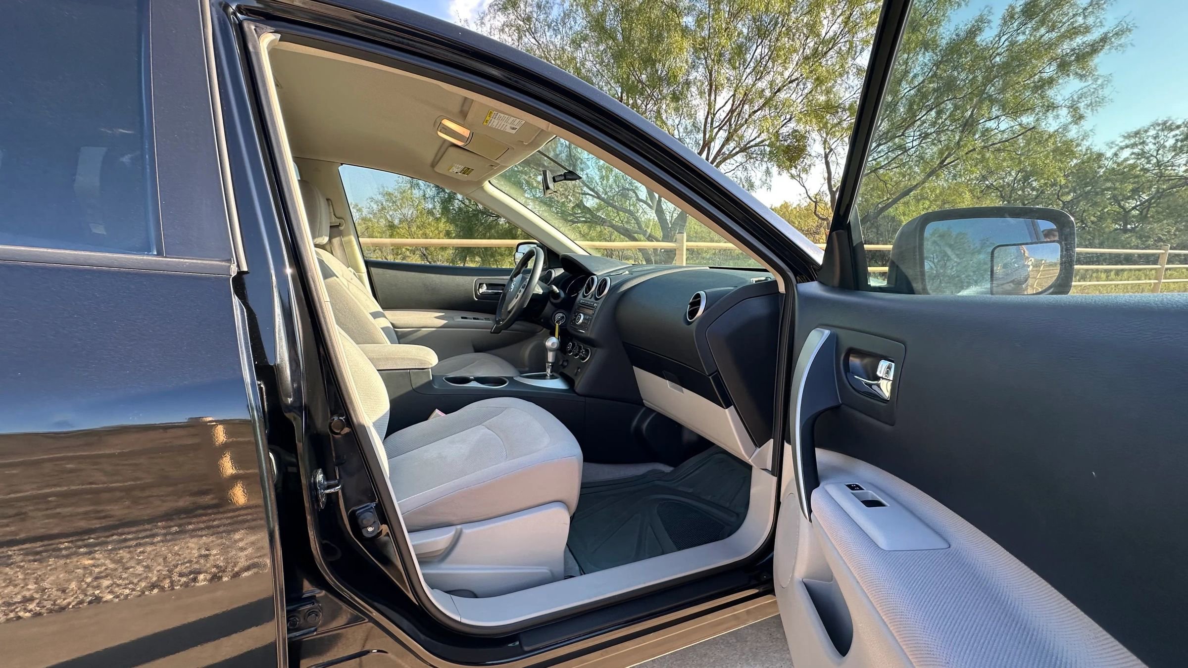 Used 2011 Nissan Rogue S image 22