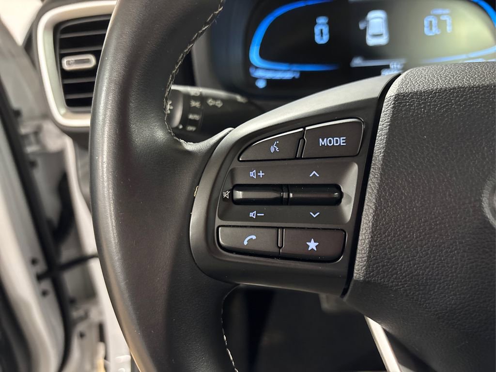 Used 2023 Hyundai Venue SEL w/ Cargo Package image 28