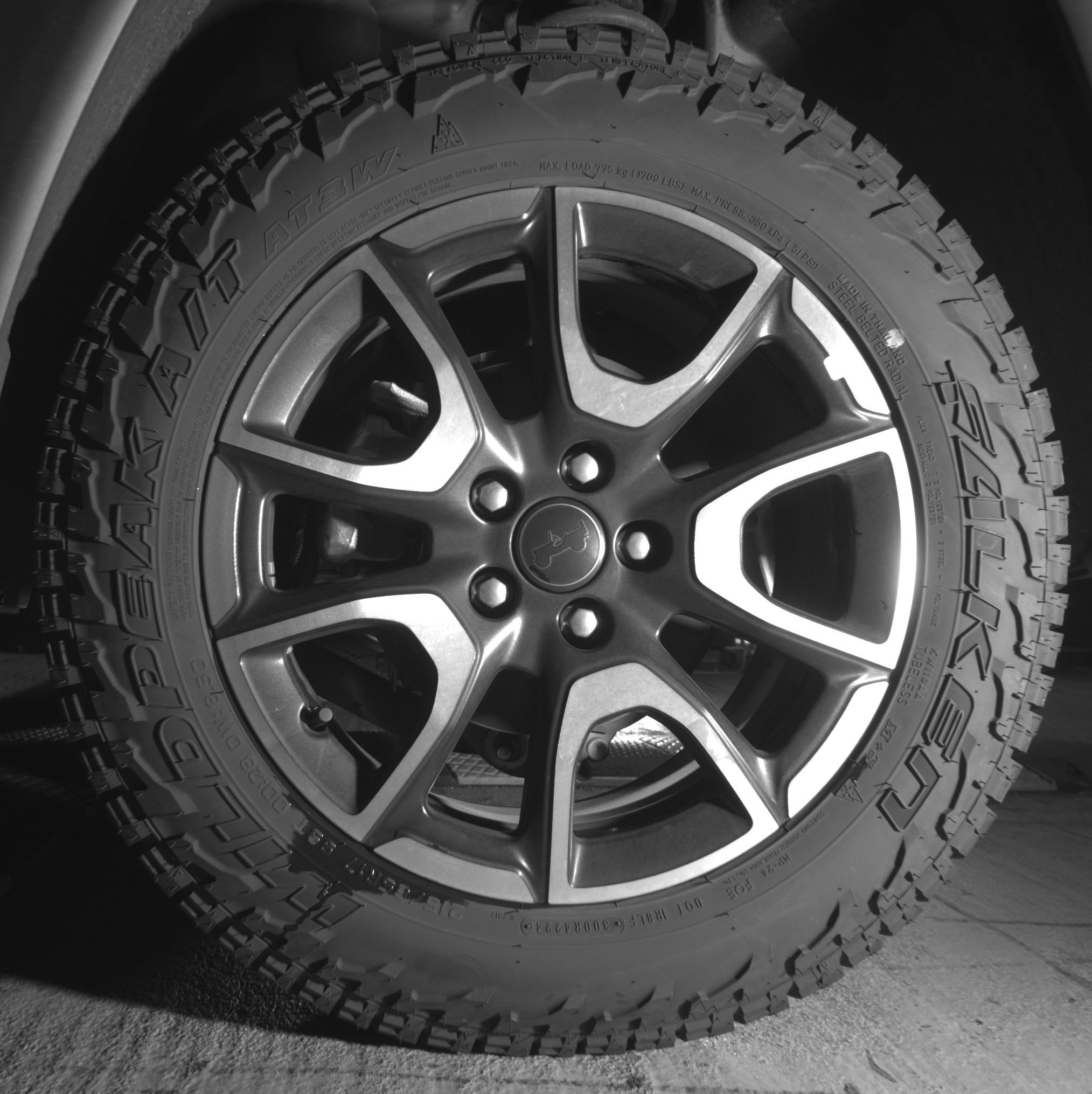 Used 2025 Jeep Compass Trailhawk image 14