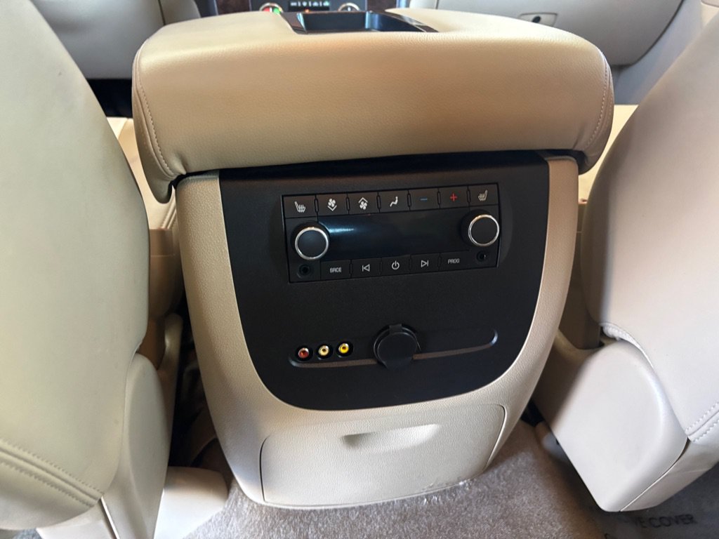 Used 2013 GMC Yukon XL Denali AWD/4WD image 23