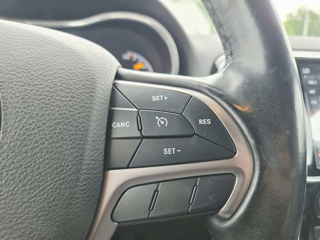 Certified 2020 Jeep Grand Cherokee Limited w/ Premium Lighting Group AWD/4WD image 21