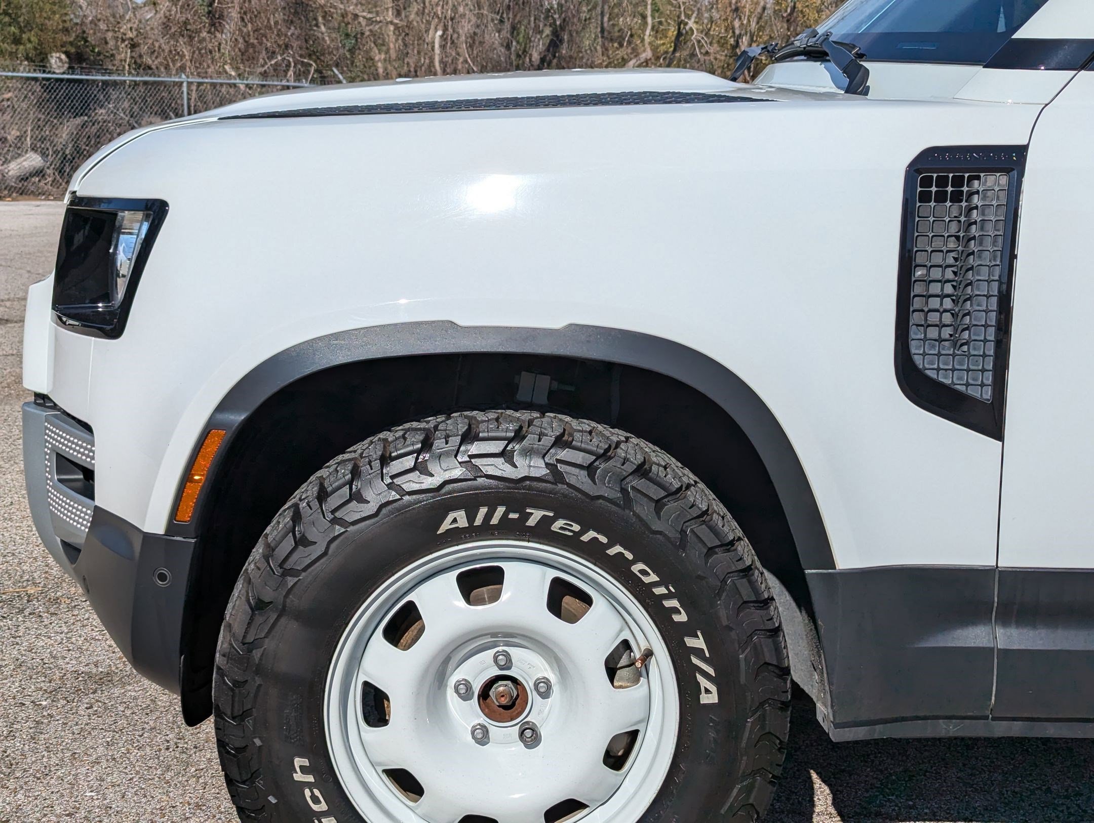 Used 2023 Land Rover Defender 110 image 36