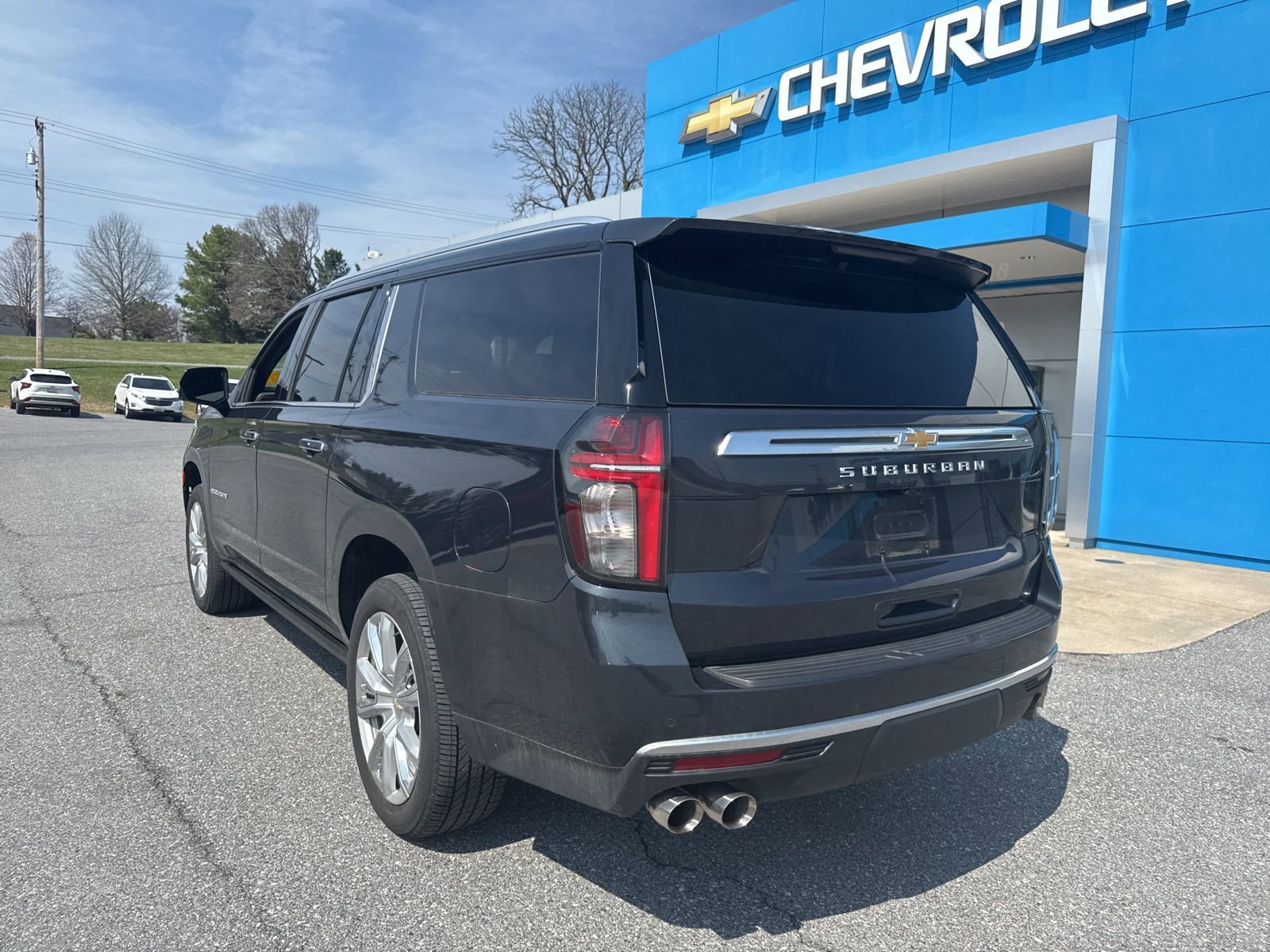 Used 2022 Chevrolet Suburban High Country image 7