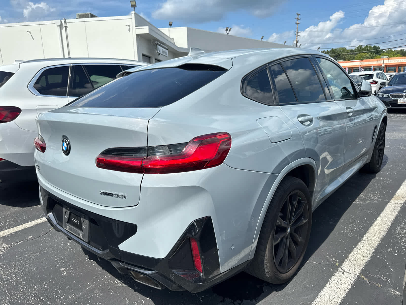 Used 2024 BMW X4 xDrive30i w/ Premium Package AWD/4WD image 7