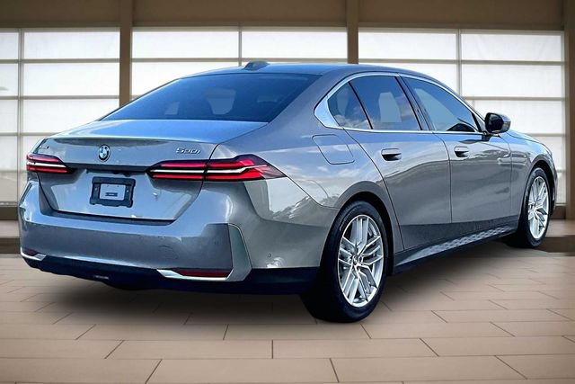 Used 2024 BMW 530i xDrive w/ Premium Package AWD/4WD image 2