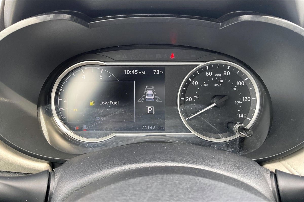 Used 2021 Nissan Versa SV image 20