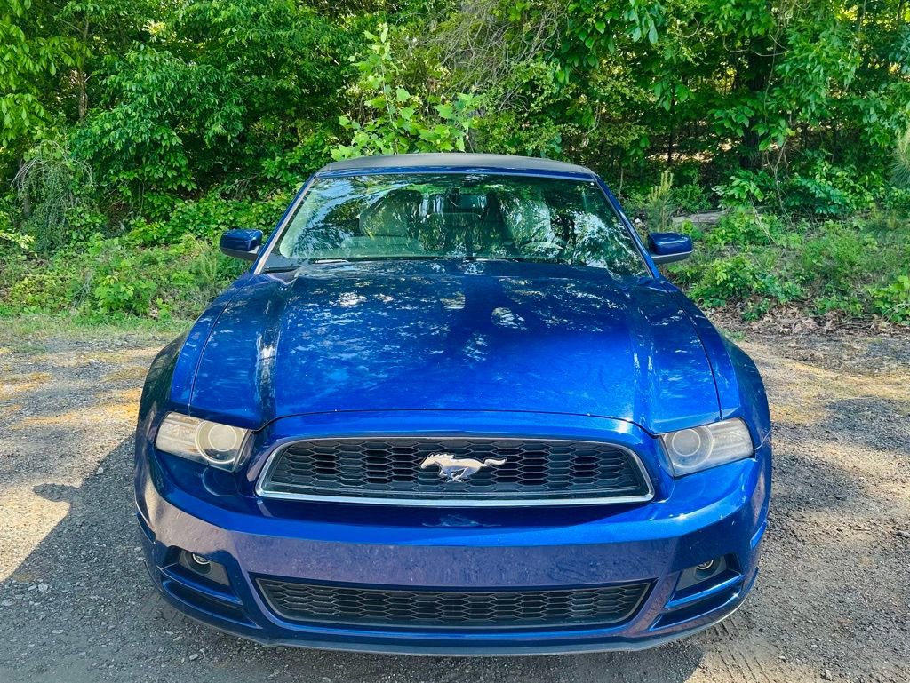 Used 2013 Ford Mustang Convertible RWD image 11