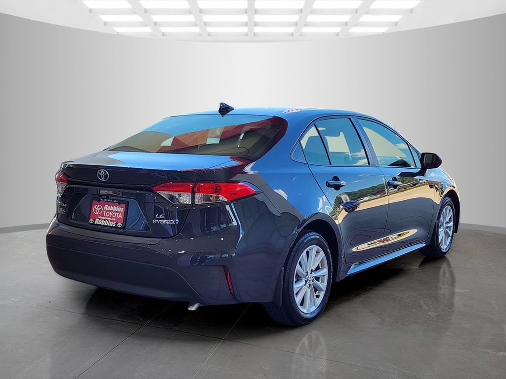 Used 2024 Toyota Corolla LE w/ LE Premium Package FWD image 5
