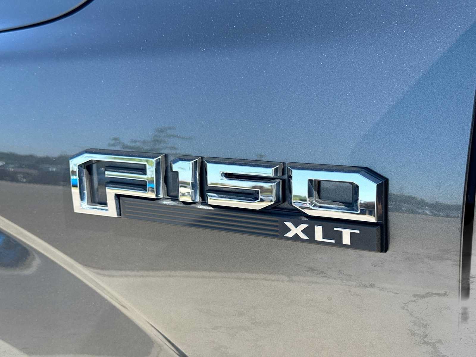 Used 2018 Ford F150 XLT w/ Equipment Group 302A Luxury AWD/4WD image 12