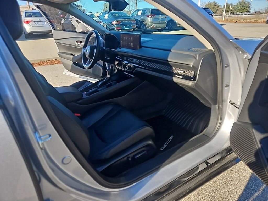Used 2023 Honda Accord Touring image 31