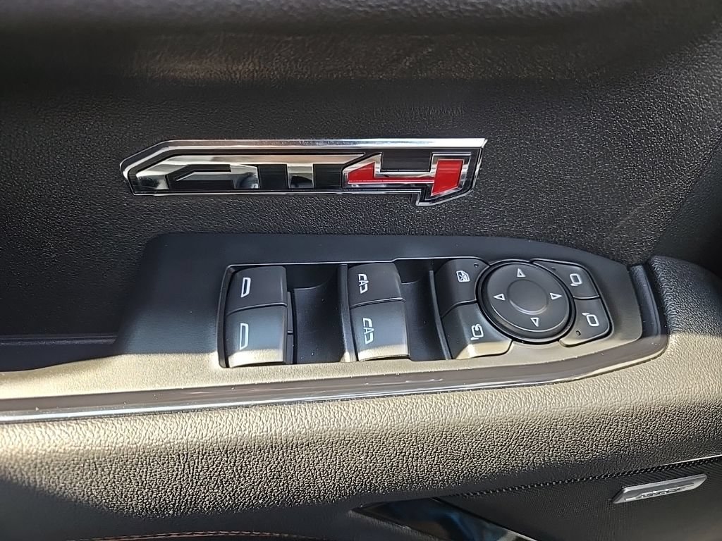 Used 2025 GMC Sierra 1500 AT4 w/ AT4 Premium Package AWD/4WD image 28