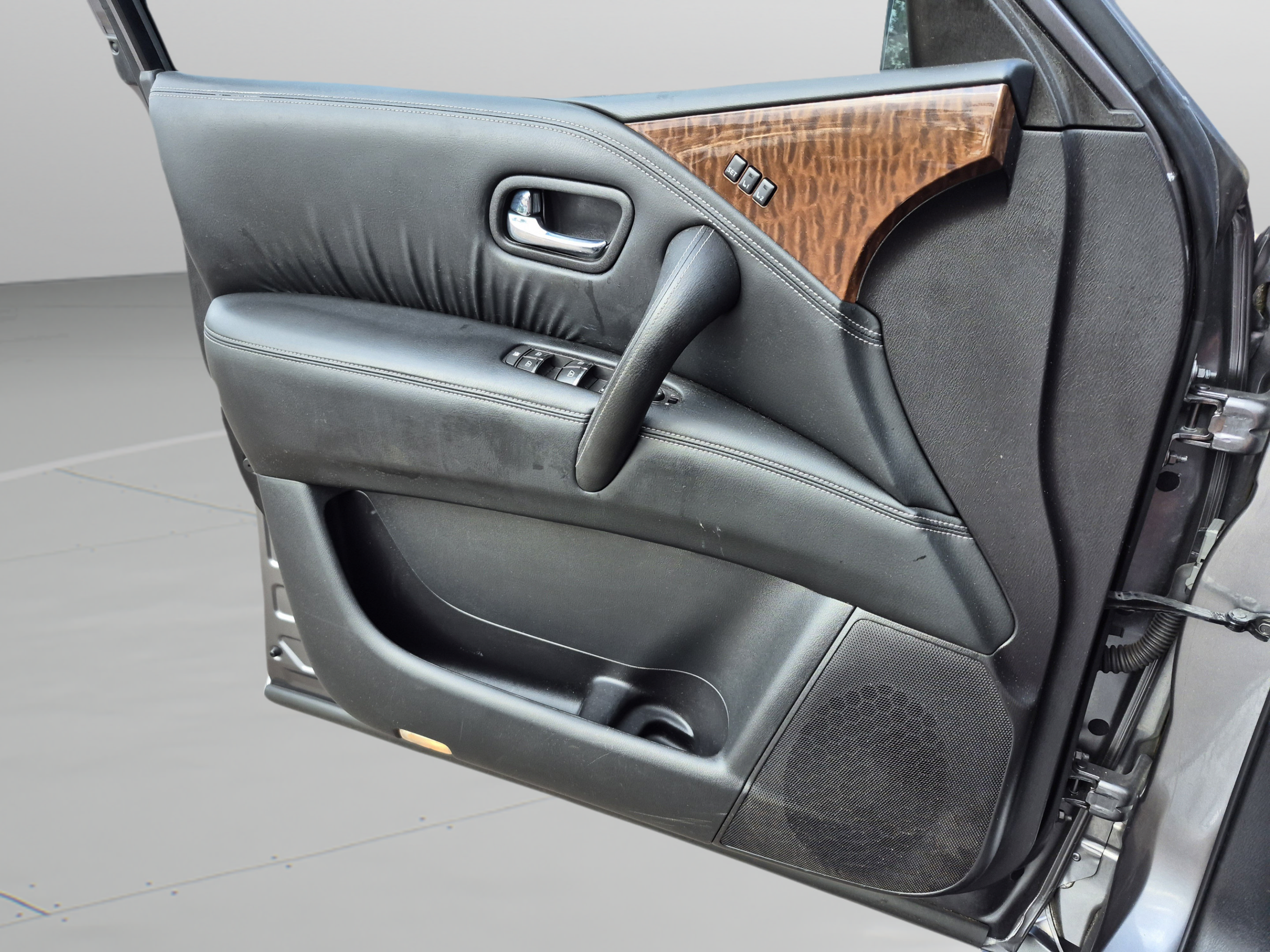 Used 2019 Nissan Armada SL w/ Premium Package RWD image 24