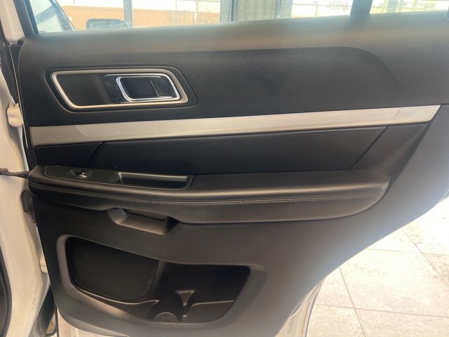 Used 2017 Ford Explorer XLT image 13