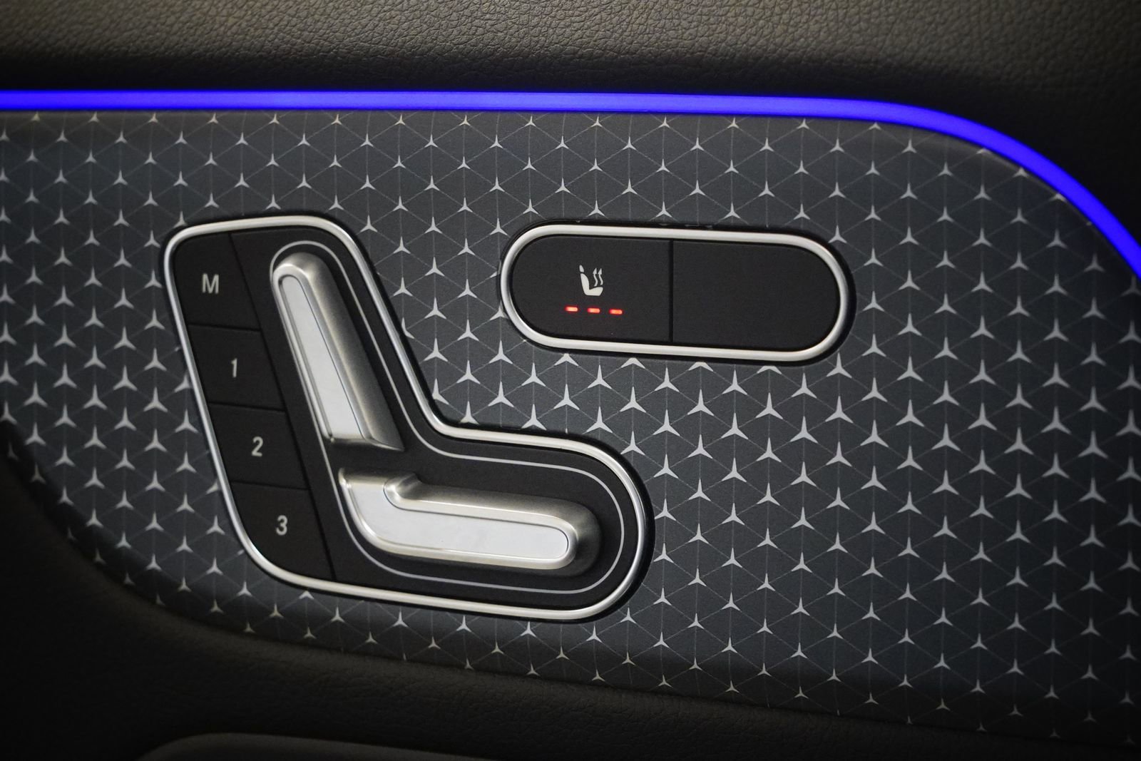 Used 2025 Mercedes-Benz GLA 250 4MATIC image 29