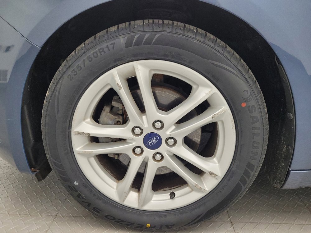 Used 2018 Ford Fusion SE w/ Fusion SE Technology Package FWD image 31