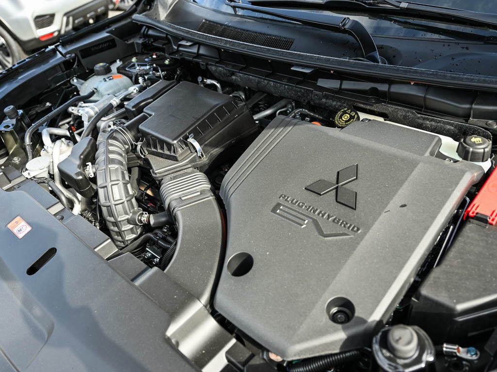 New 2025 Mitsubishi Outlander SEL image 7