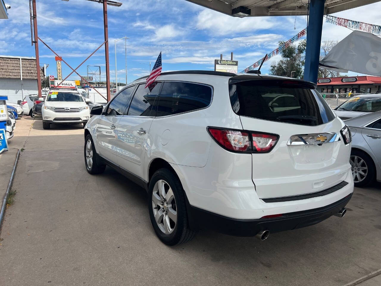 Used 2017 Chevrolet Traverse Premier AWD/4WD image 5