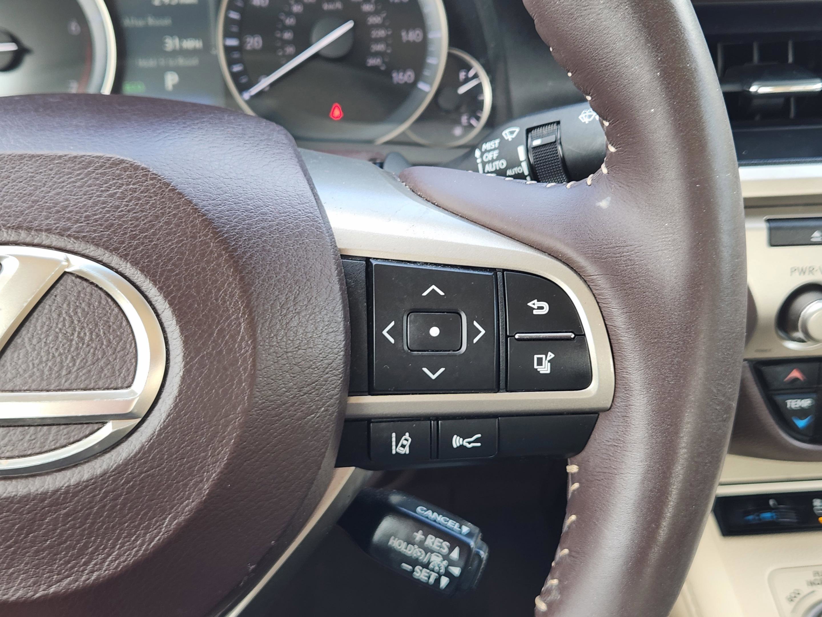 Used 2017 Lexus ES 350 w/ Premium Package FWD image 9
