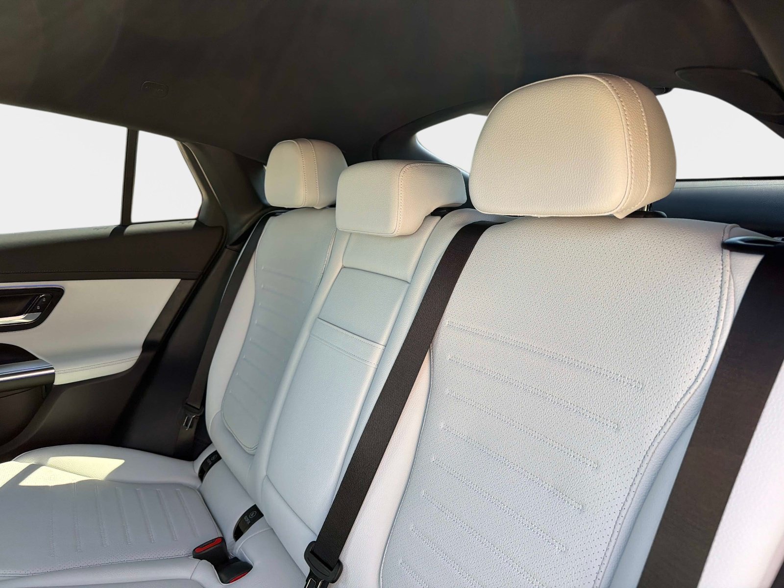 New 2026 Mercedes-Benz GLC 300 4MATIC image 14