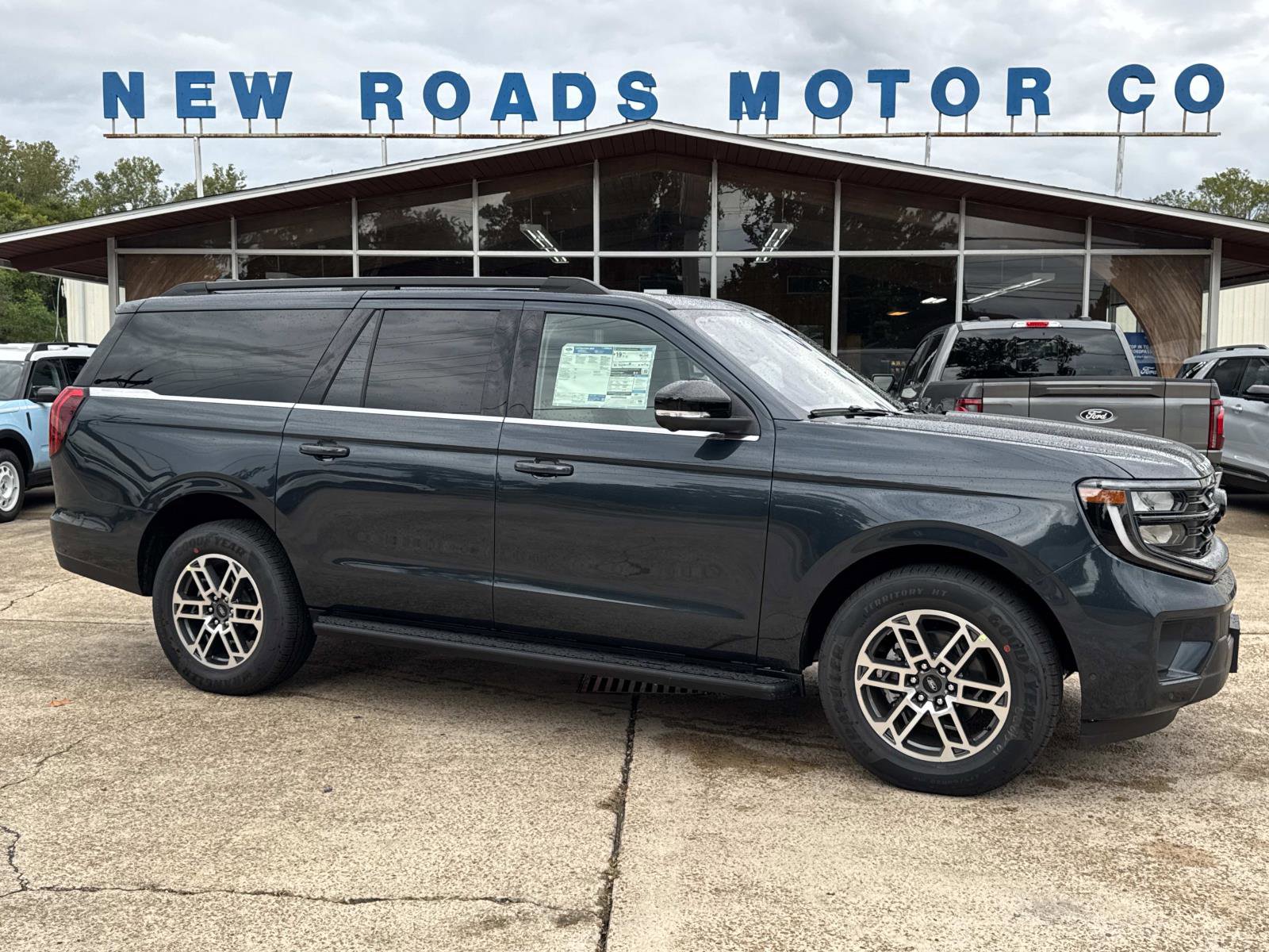 New 2025 Ford Expedition Max Active