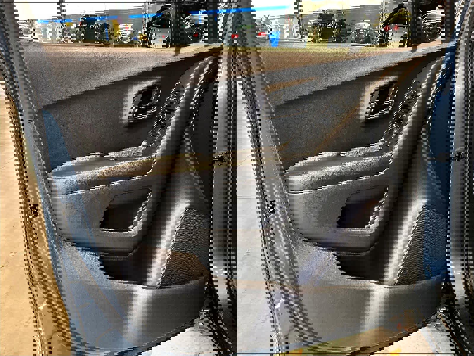 Used 2022 Chevrolet Trax LT w/ LT Convenience Package image 9