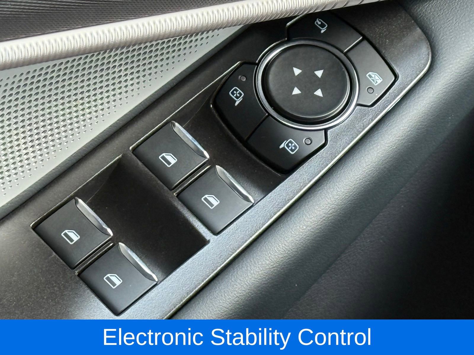 Used 2025 Ford Explorer ST AWD/4WD image 39