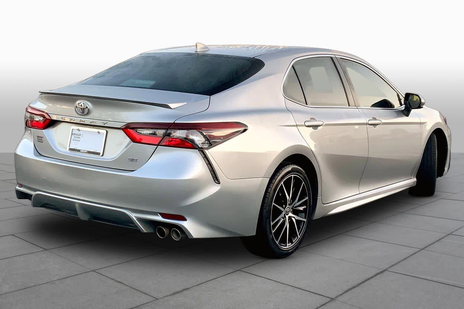 Used 2021 Toyota Camry SE FWD image 13