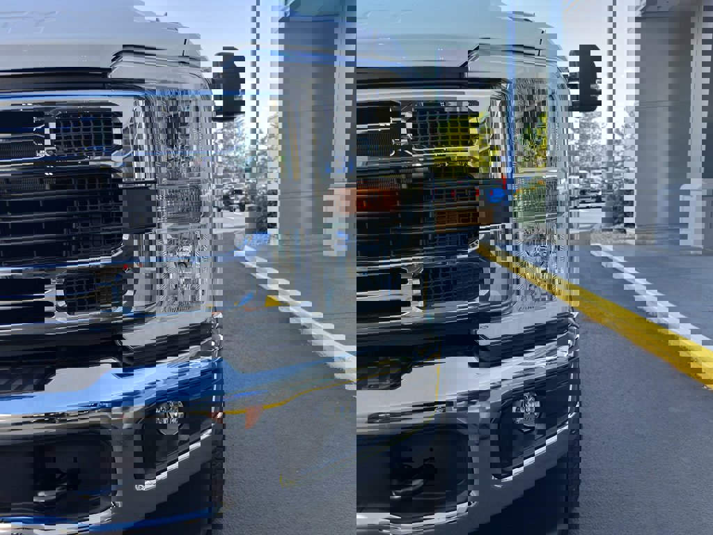 New 2025 Ford F350 XL w/ XL Chrome Package image 4