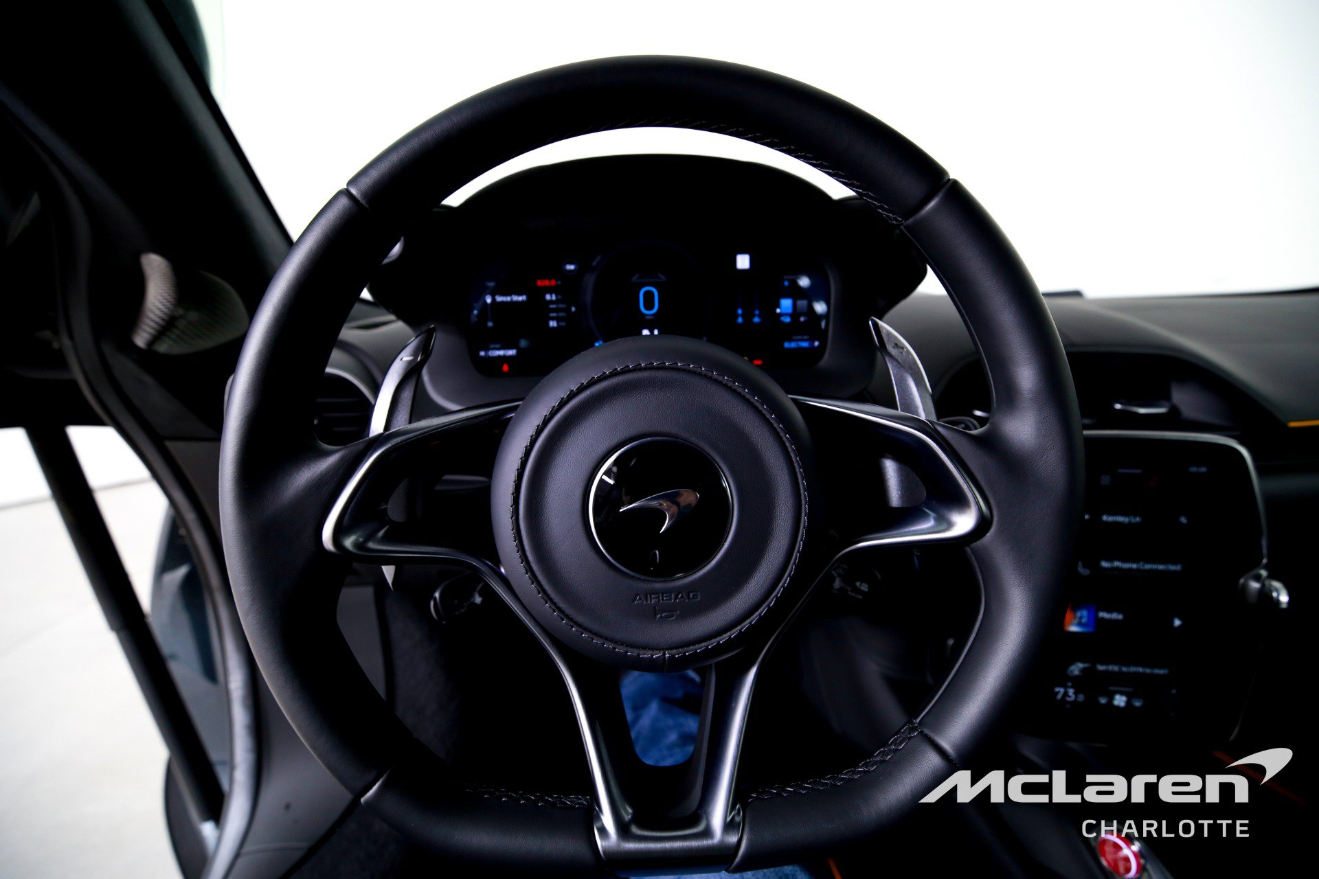 Used 2023 McLaren Artura image 15