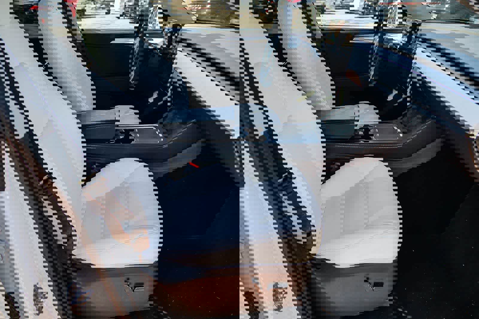 Used 2023 Tesla Model Y Long Range image 17