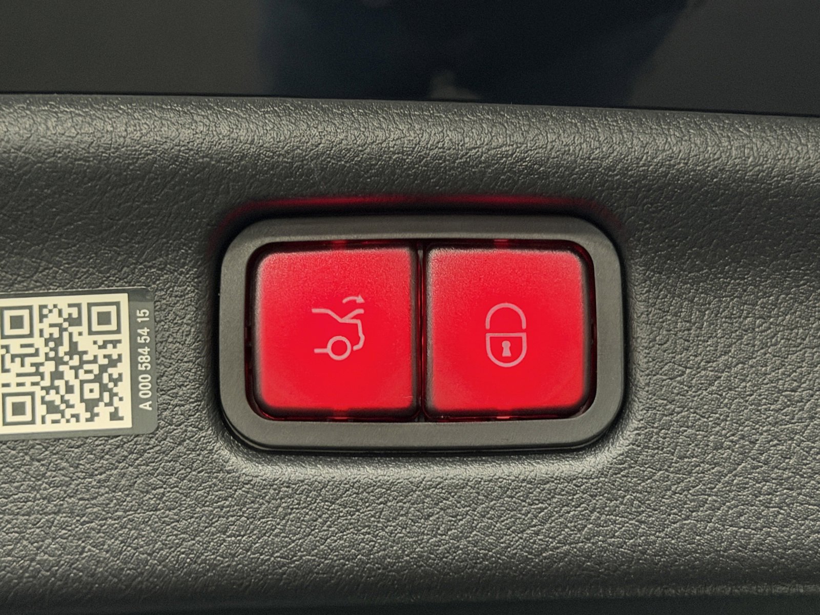 Used 2025 Mercedes-Benz C 300 4MATIC Sedan image 16