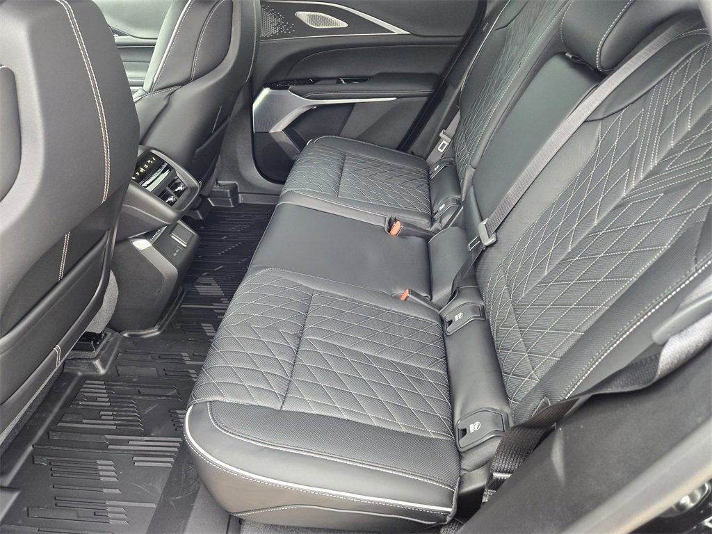 New 2026 Cadillac Lyriq V w/ LPO, Floor Liner Package image 31