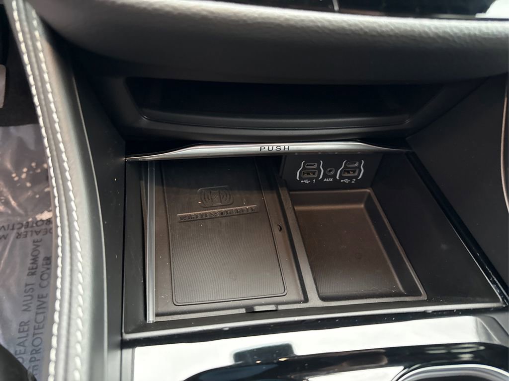 Used 2024 Chrysler Pacifica Limited w/ S Appearance Package image 43