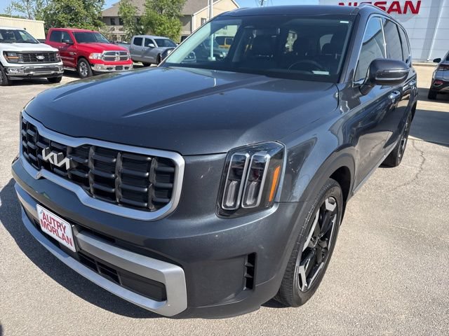 Used 2023 Kia Telluride S AWD/4WD image 3