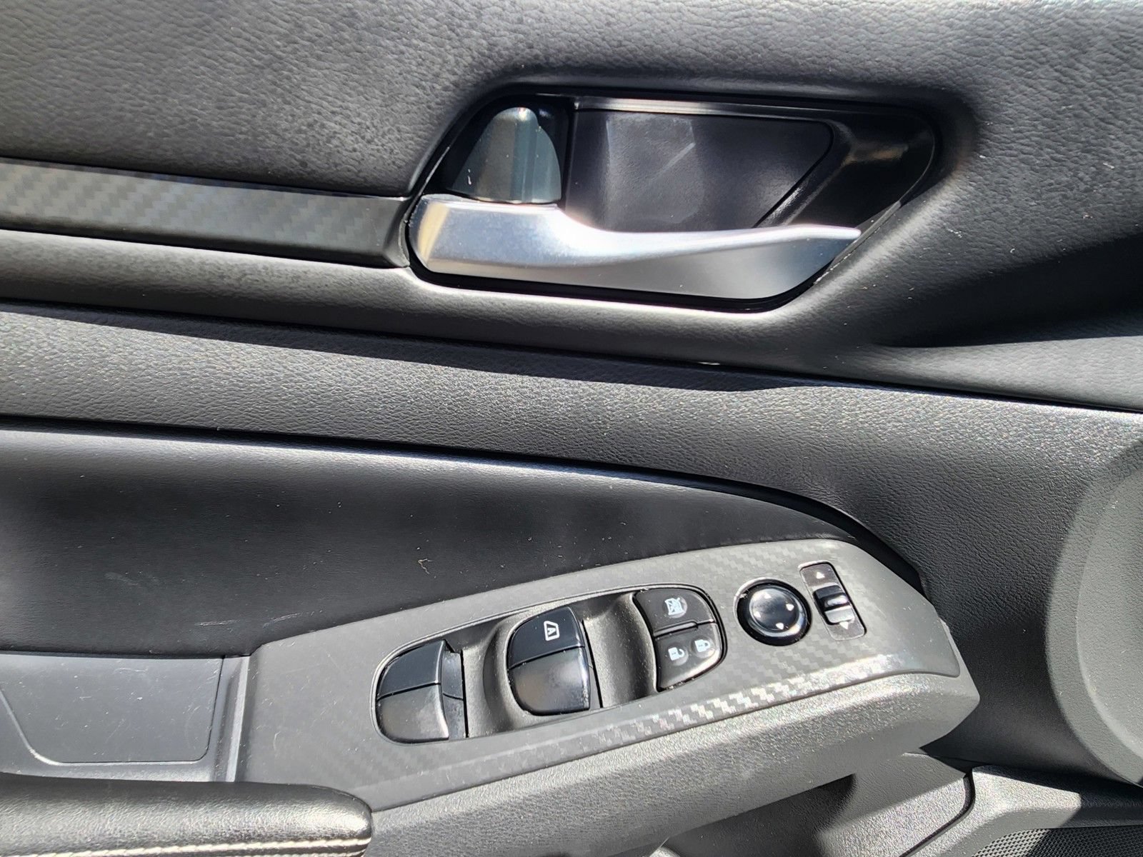 Used 2024 Nissan Altima 2.5 SV FWD image 33