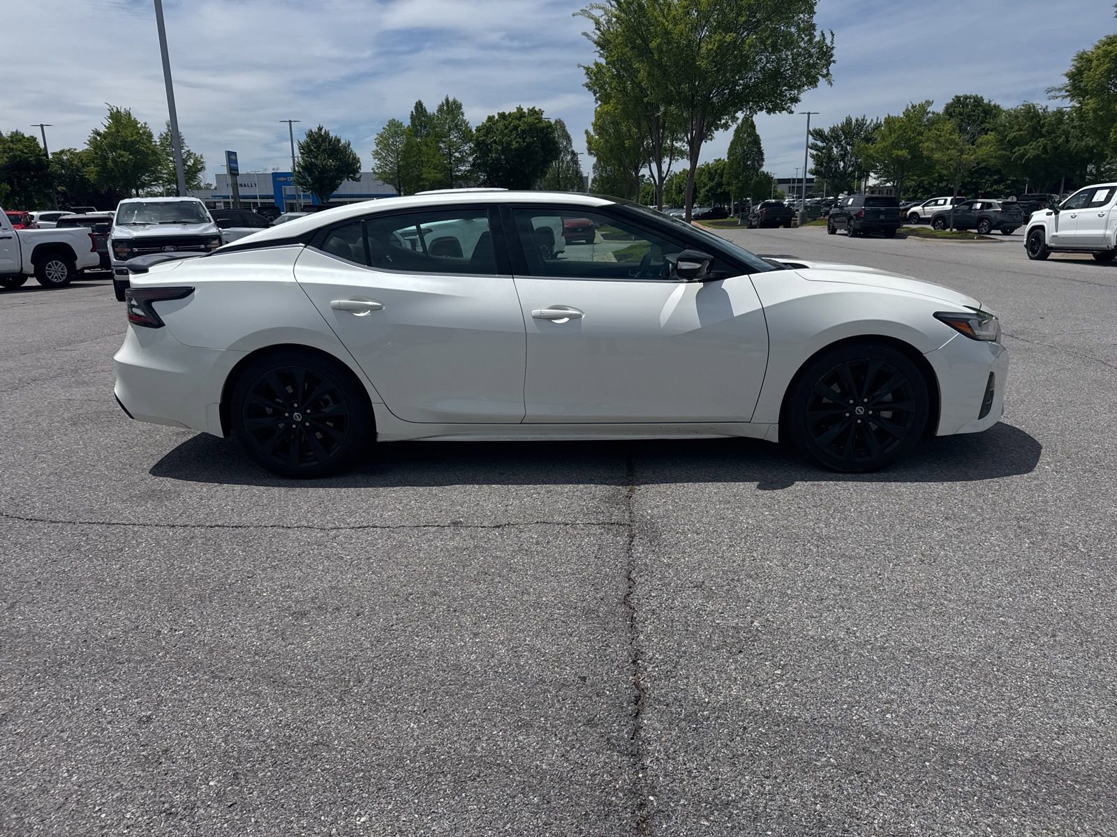 Used 2020 Nissan Maxima SR w/ Sport Mat Group FWD image 4