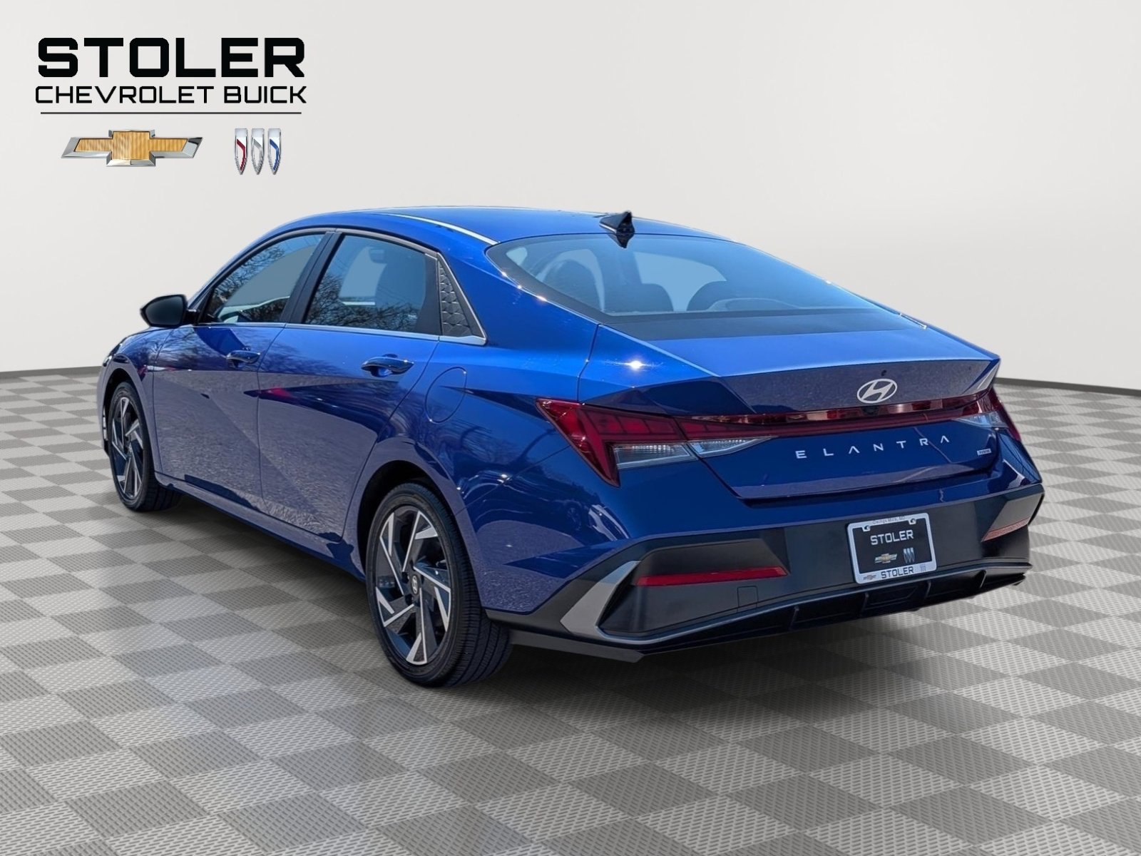 Used 2025 Hyundai Elantra Limited FWD image 3