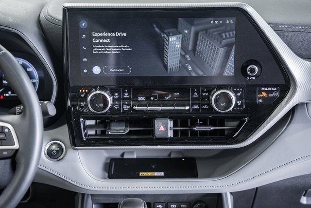 Used 2024 Toyota Highlander Platinum image 22